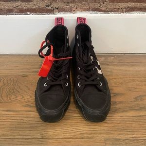 Off white high top sneakers size 41